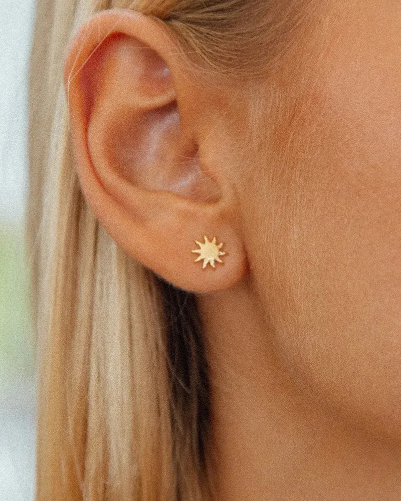 Cala Stud Earrings - Image 3