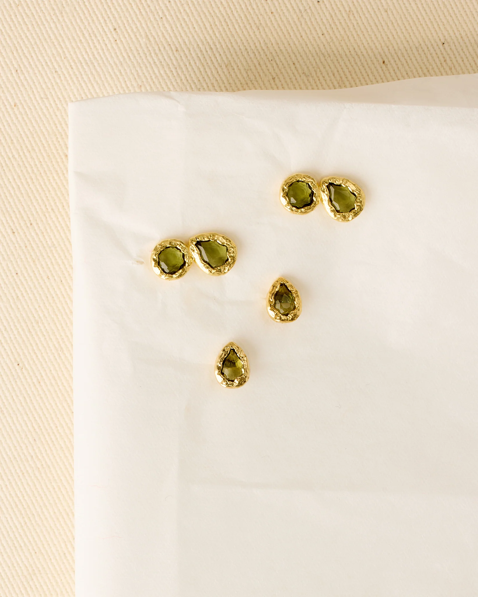 Lysiana Earrings - Image 3
