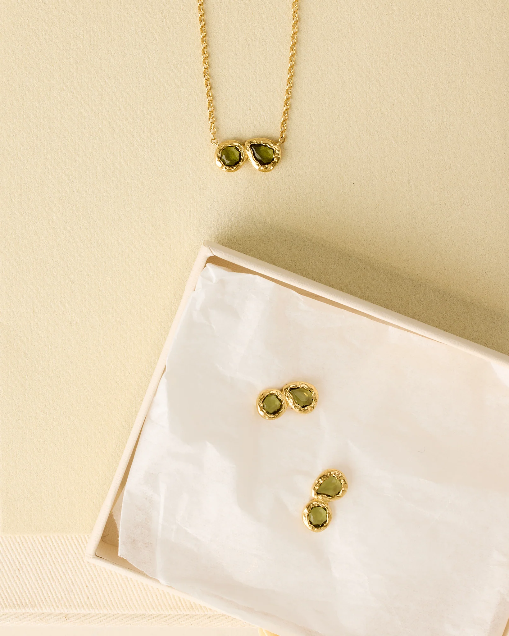 Lysiana Necklace - Image 3